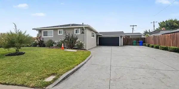 3054 Glynis Dr