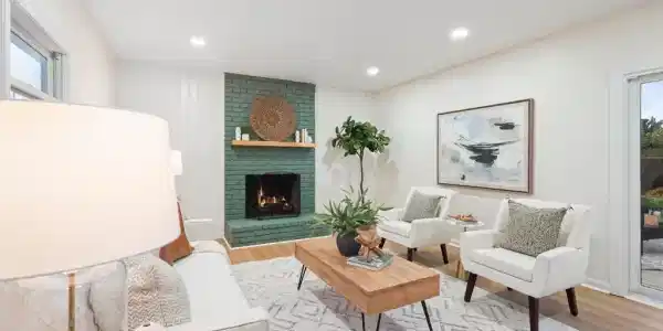 793 Moraga Dr