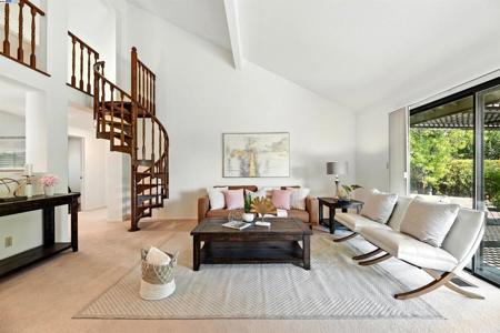 646 Bella Vista Ct