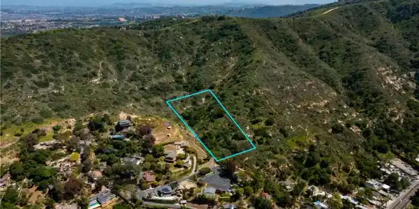 6 Castle Rock Way