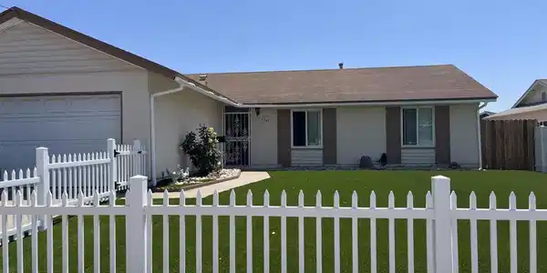 2745 CAULFIELD DRIVE