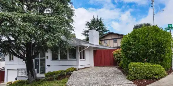 15 Bay View Drive