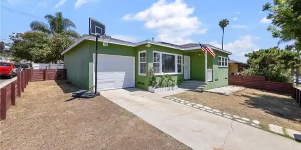 1992 Raymond Avenue
