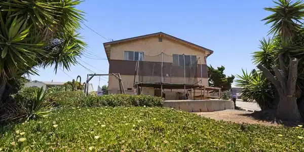 2243 2245 S Lanoitan