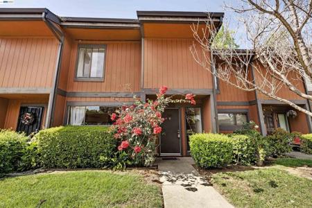 38623 Cherry Lane