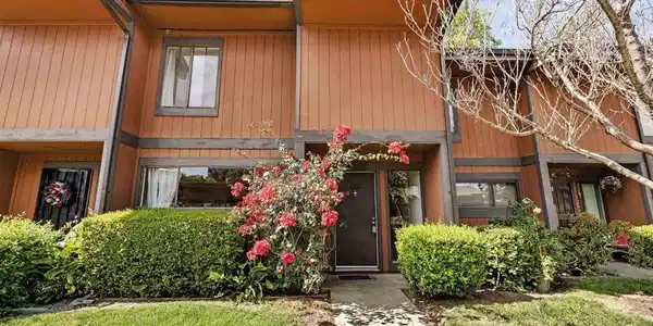 38623 Cherry Lane