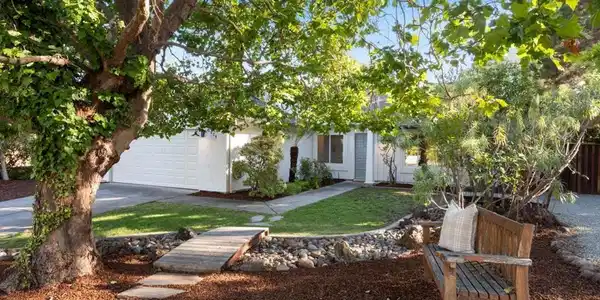 4824 Skyhawk Dr