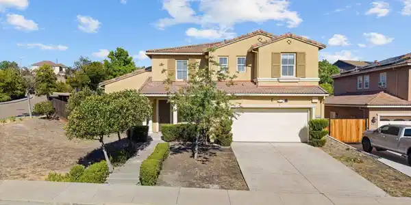4592 Le Conte Cir