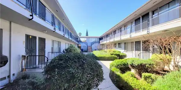 735 Cedar Avenue