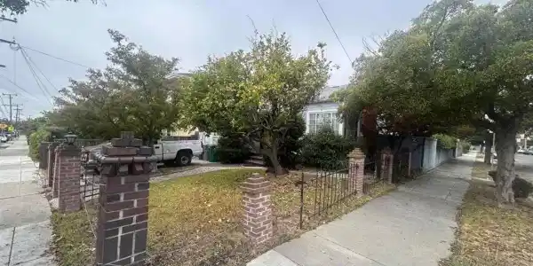 2331 Warner Ave