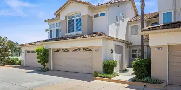 1298 El Mercado Way