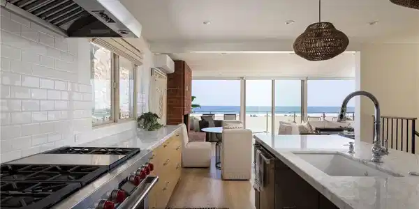 6704 W Oceanfront