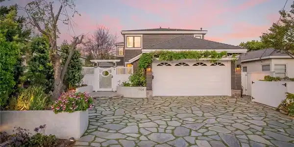 1704 N Poinsettia
