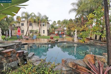 1097 Teal Ct