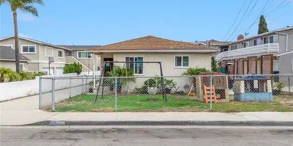 2615 Rockefeller