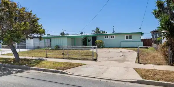 817 Holly Ave.