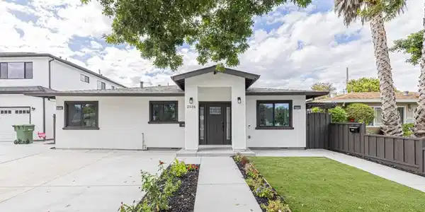 2516 Parkland Court