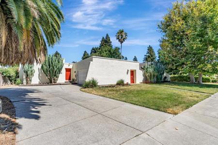 759 Camelback Road