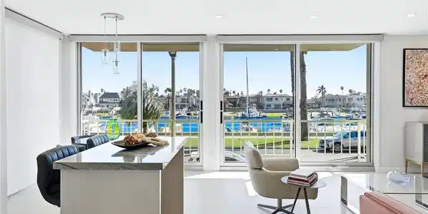 383 Bay Shore