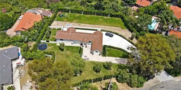3808 Palos Verdes E