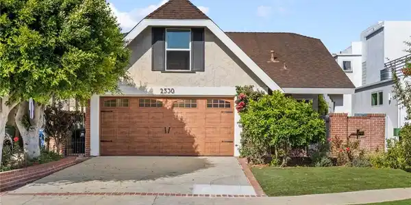 2530 Amherst