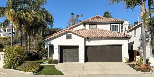2904 Avenida Valera