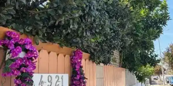 4921 S Centinela