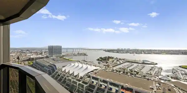 100 Harbor Dr