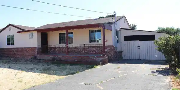 2732 Lincoln Ln