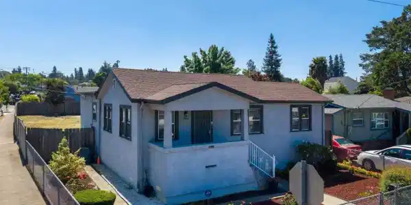 3986 Delmont Ave