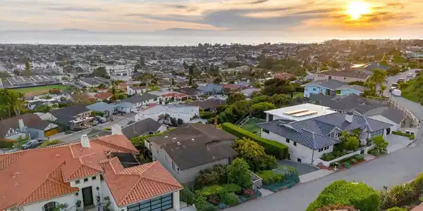 2222 Sunset Drive