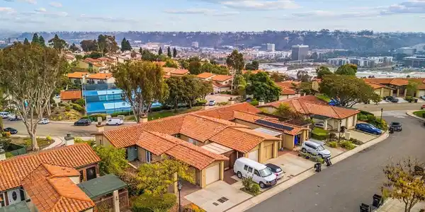 1425 Camino Zalce
