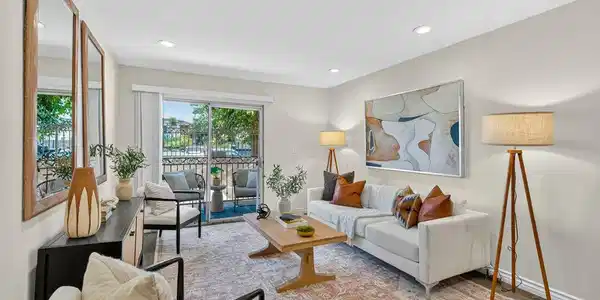 1125 Pico Boulevard