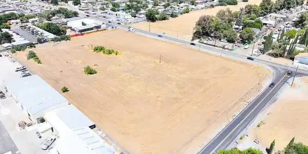 Almond Ave