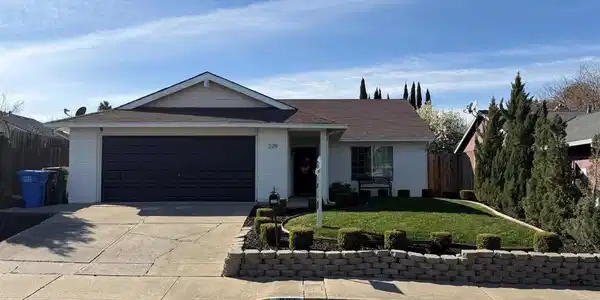 229 E Catamaran Cir