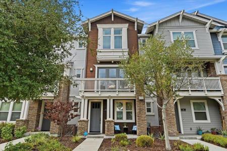 845 De Guigne Drive