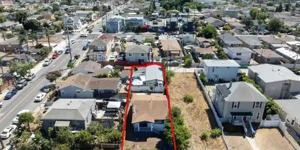 2181  2181 1/2 Franklin Avenue