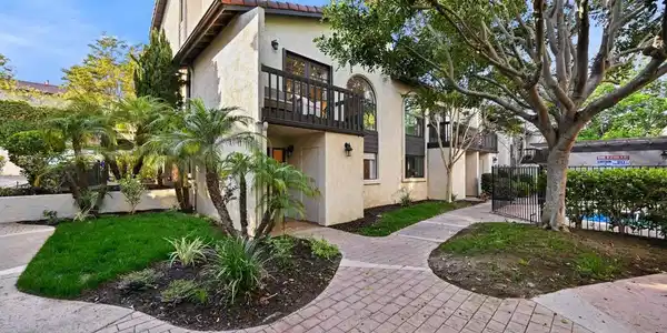 2364 Altisma Way
