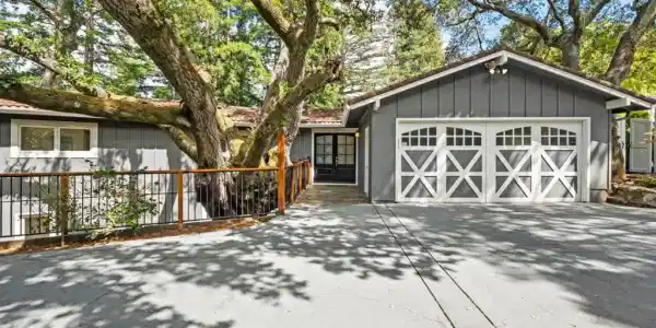 25 Woodhue Court