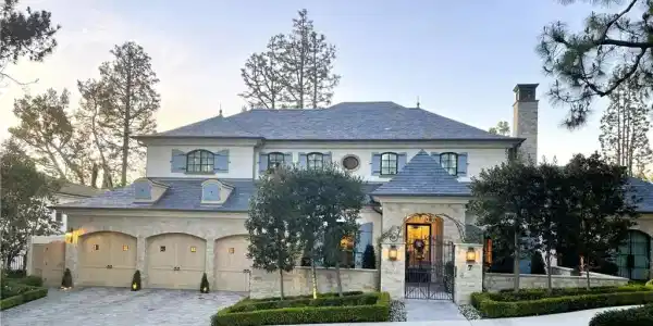 7 Oakmont Lane