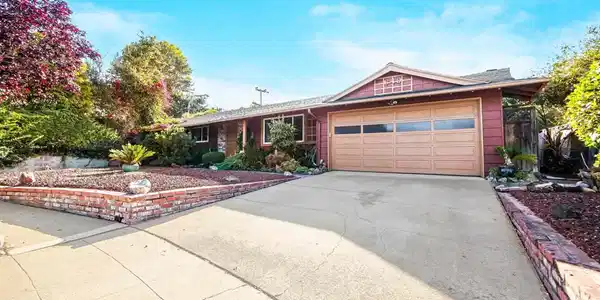 649 Cherokee Ct
