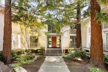 1100 Sharon Park Drive