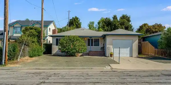 1176 Maple Street