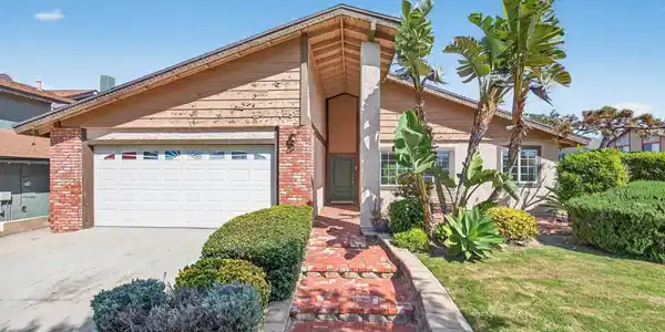 901 Indigo Place
