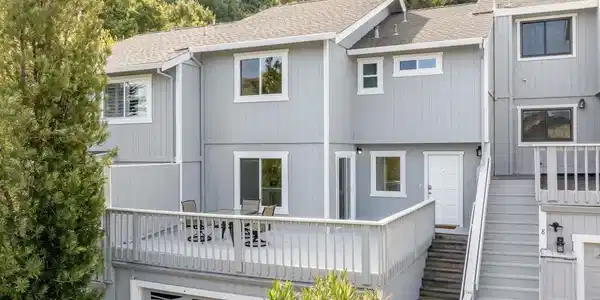 10 Dove Ln