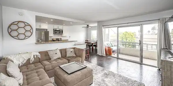 420 Redondo Avenue