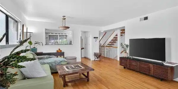 431 Camino De Las Colinas