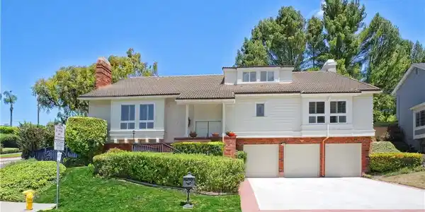5465 Valley View