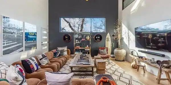214 S Venice Boulevard