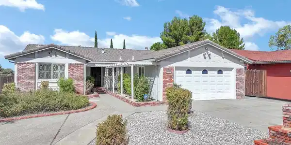 2108 Reseda Way